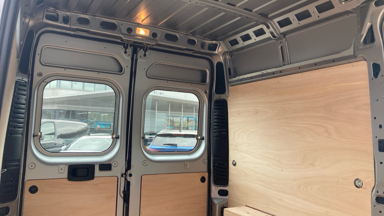 Vauxhall Movano 3500 L2 Diesel Fwd 2.2 Turbo D 140ps H2 Van Prime